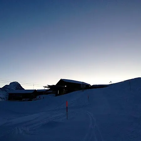 Berggasthaus First - Only Accessible By Cable Car Hostel