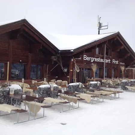 Berggasthaus First Hostel *