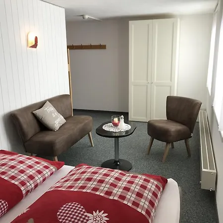 Hostel Berggasthaus First *