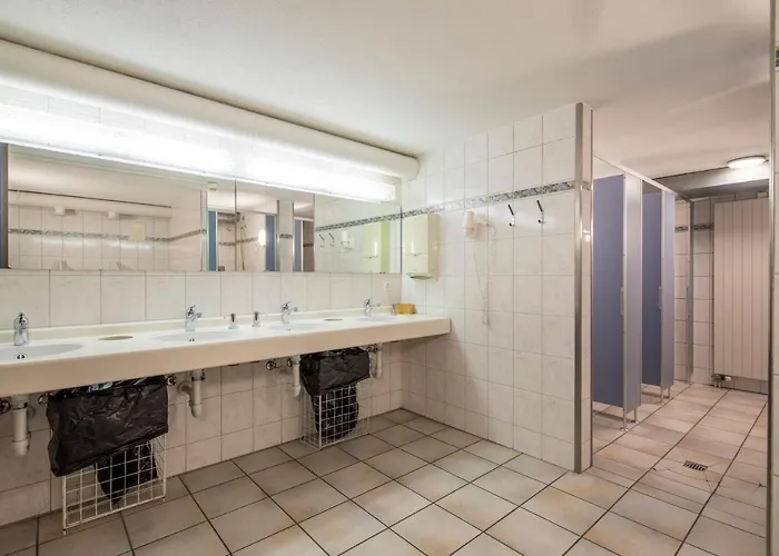 Berggasthaus First Hostel *