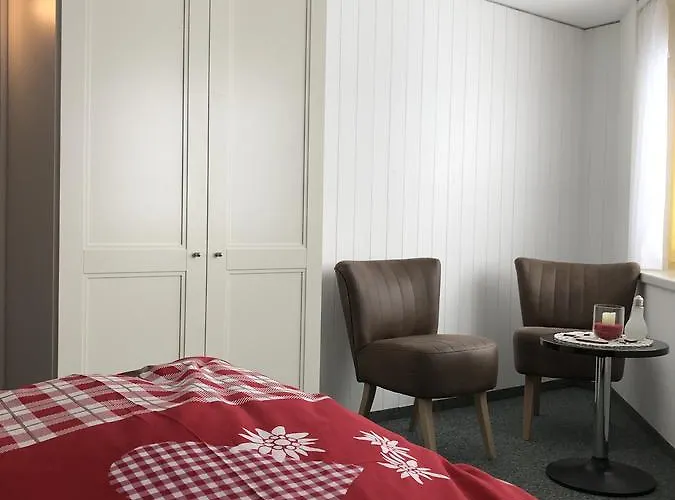 Hostel Berggasthaus First *