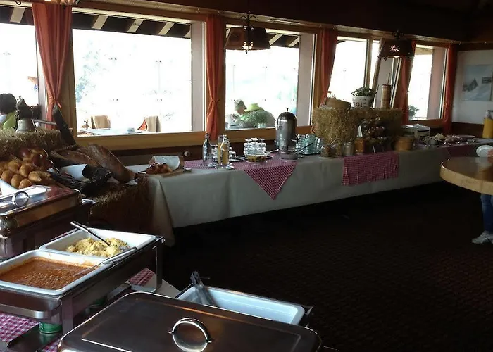 Berggasthaus First - Only Accessible By Cable Car Hostel